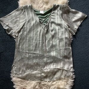 🌼Anthropologie akemi & kin green gold blouse M